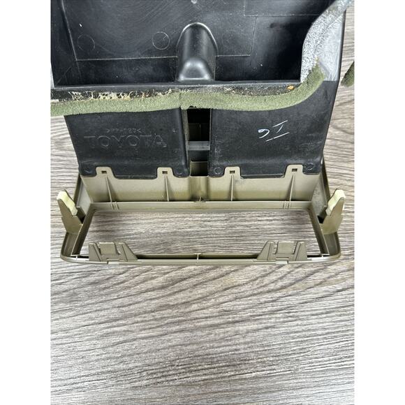 1998-2002 Toyota Corolla Center Dash Air Vents Radio Bezel Clock Trim OEM. - Picture 10 of 10